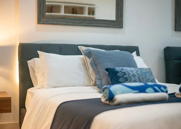 Beachfront Penthouse With Jacuzzi & Club *