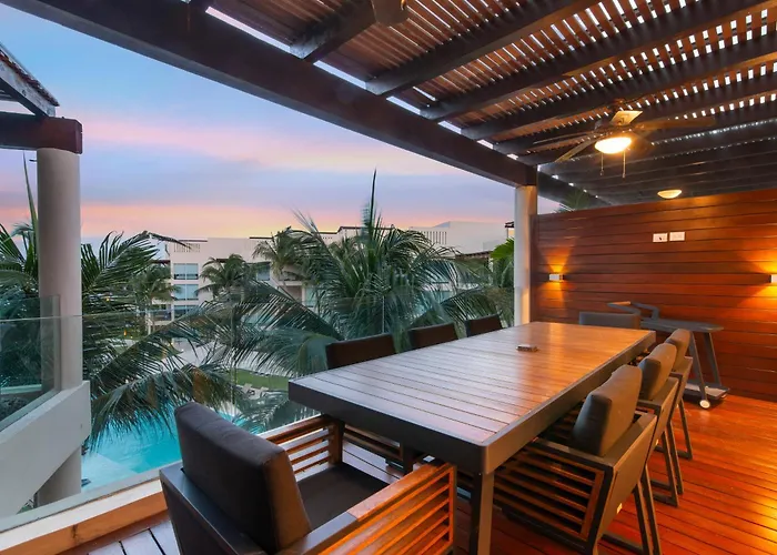 Beachfront Penthouse With Jacuzzi & Club Playa del Carmen