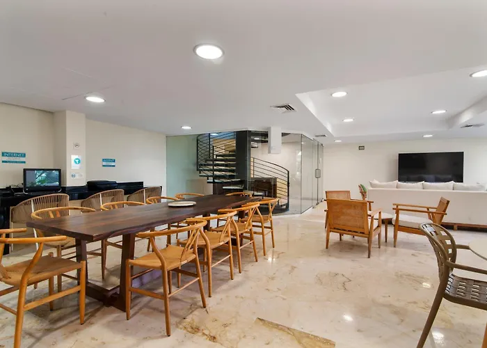 Apartment Beachfront Penthouse With Jacuzzi & Club
