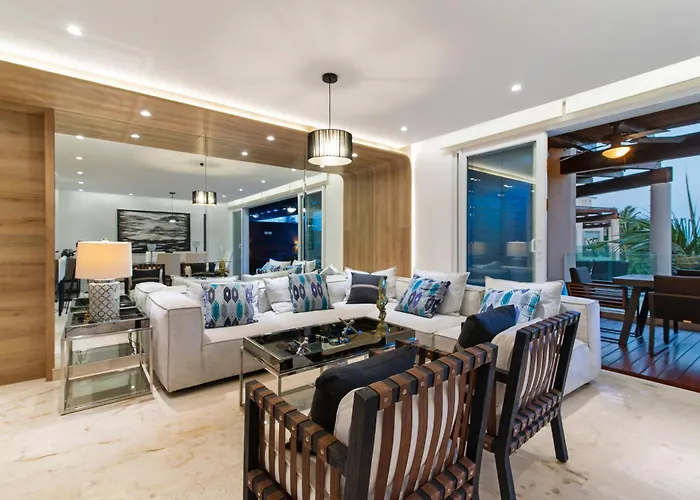 Beachfront Penthouse With Jacuzzi & Club *