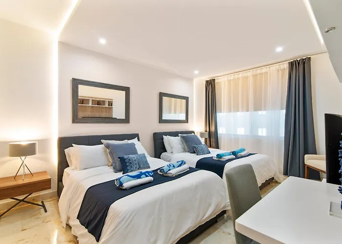 Beachfront Penthouse With Jacuzzi & Club *