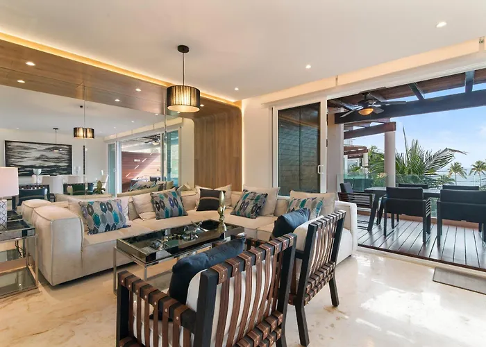 Apartment Beachfront Penthouse With Jacuzzi & Club *