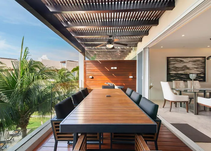 Beachfront Penthouse With Jacuzzi & Club Playa del Carmen
